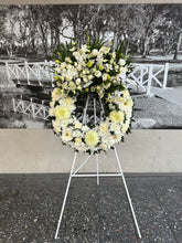 Load image into Gallery viewer, Sympathy Wreath
