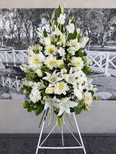 Load image into Gallery viewer, White Spray - Honesty
