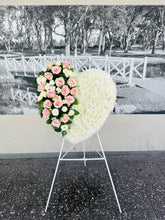 Load image into Gallery viewer, Pink &amp; White Rose Heart
