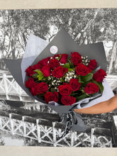 Load image into Gallery viewer, 24 Red Rose Bunch
