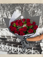 Load image into Gallery viewer, 24 Red Rose Bunch
