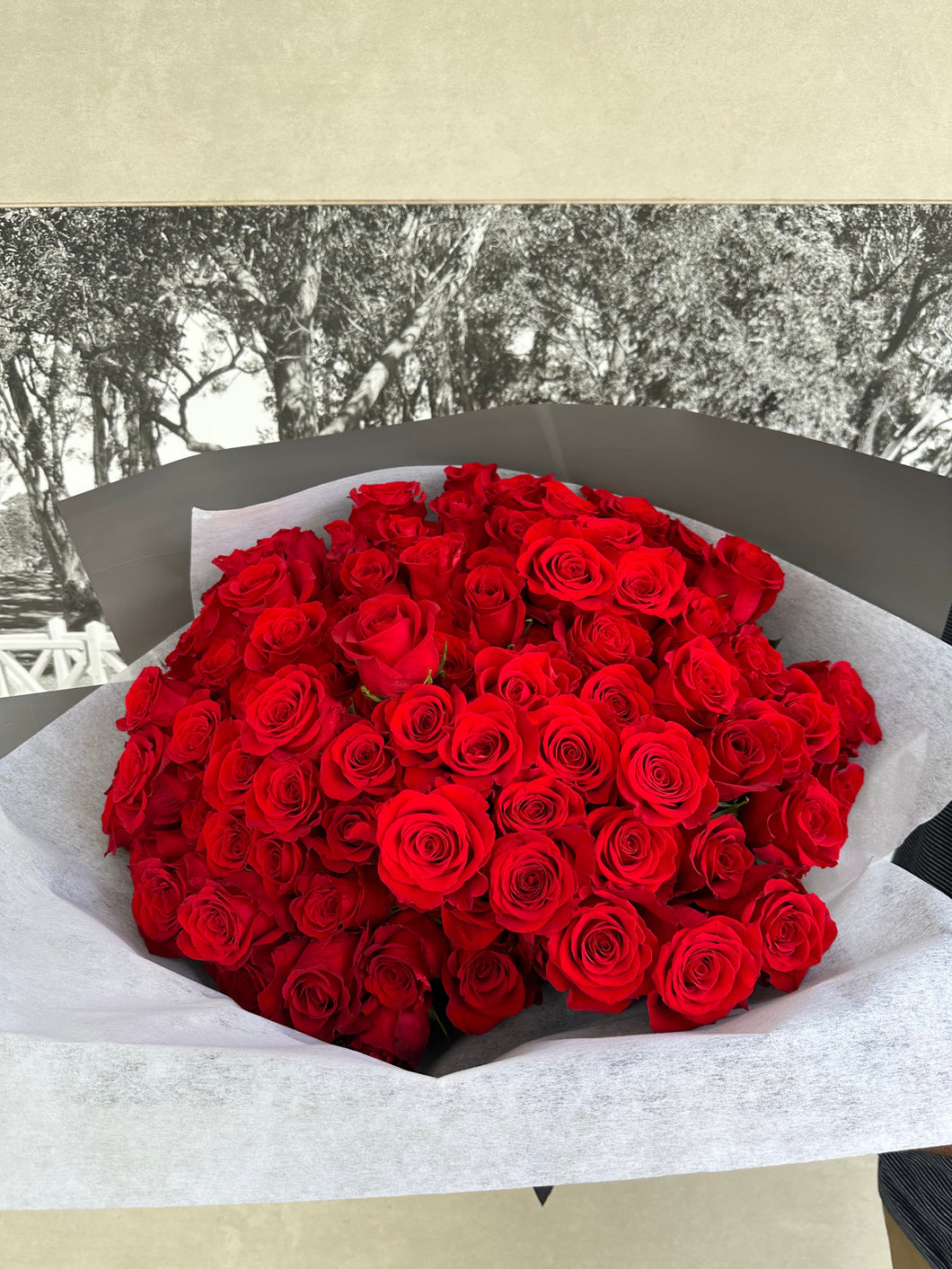 99 Red Roses - 99 Kisses